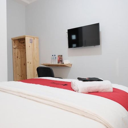 Reddoorz Syariah Near Siloam Hospital Kebon Jeruk Hotel Jakarta Luaran gambar