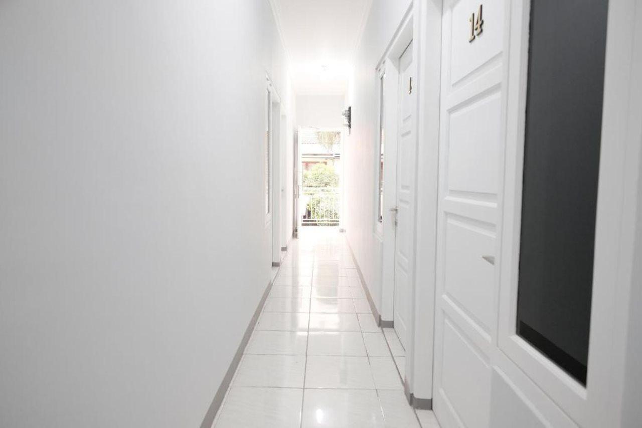 Reddoorz Syariah Near Siloam Hospital Kebon Jeruk Hotel Jakarta Luaran gambar